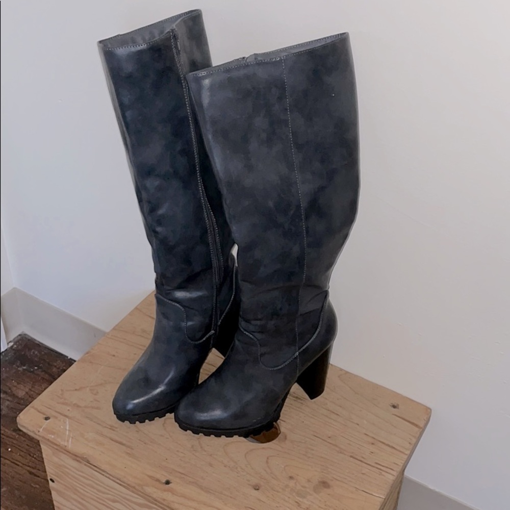 Charcoal color heeled boots!